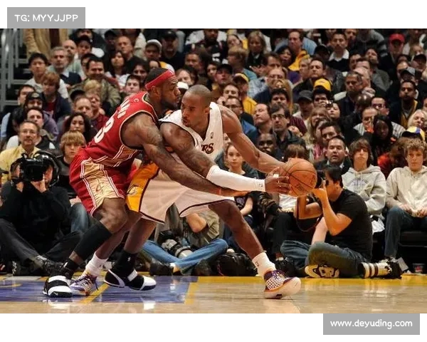 NBA历史经典对决回顾 纵横时代巅峰对决见证篮球传奇 NBA历史经典对决回顾 纵横时代巅峰对决见证篮球传奇